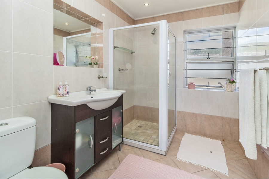 4 Bedroom Property for Sale in Fish Hoek Western Cape